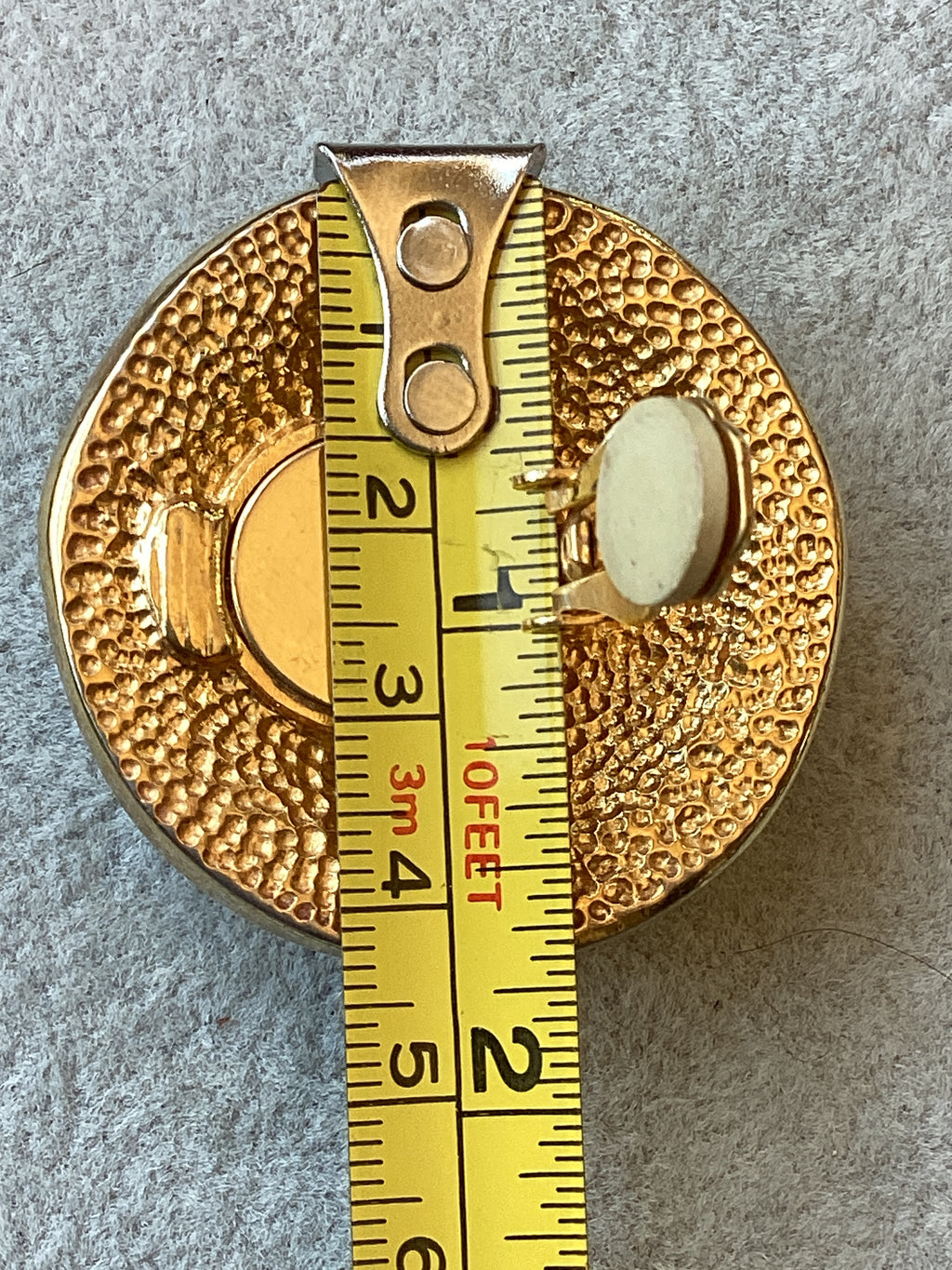 Vintage 1980’s Escada Gold Tone Concentric Circle Heart Clip-On Earrings