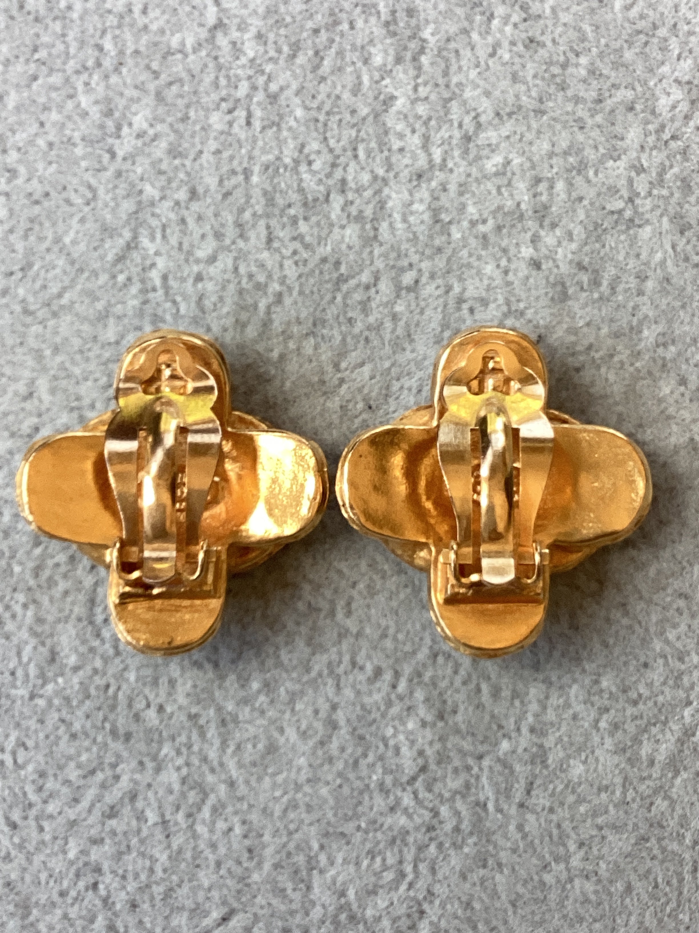 Authentic Vintage Chanel 1994 Autumn Clover Cross Clip-On Earrings