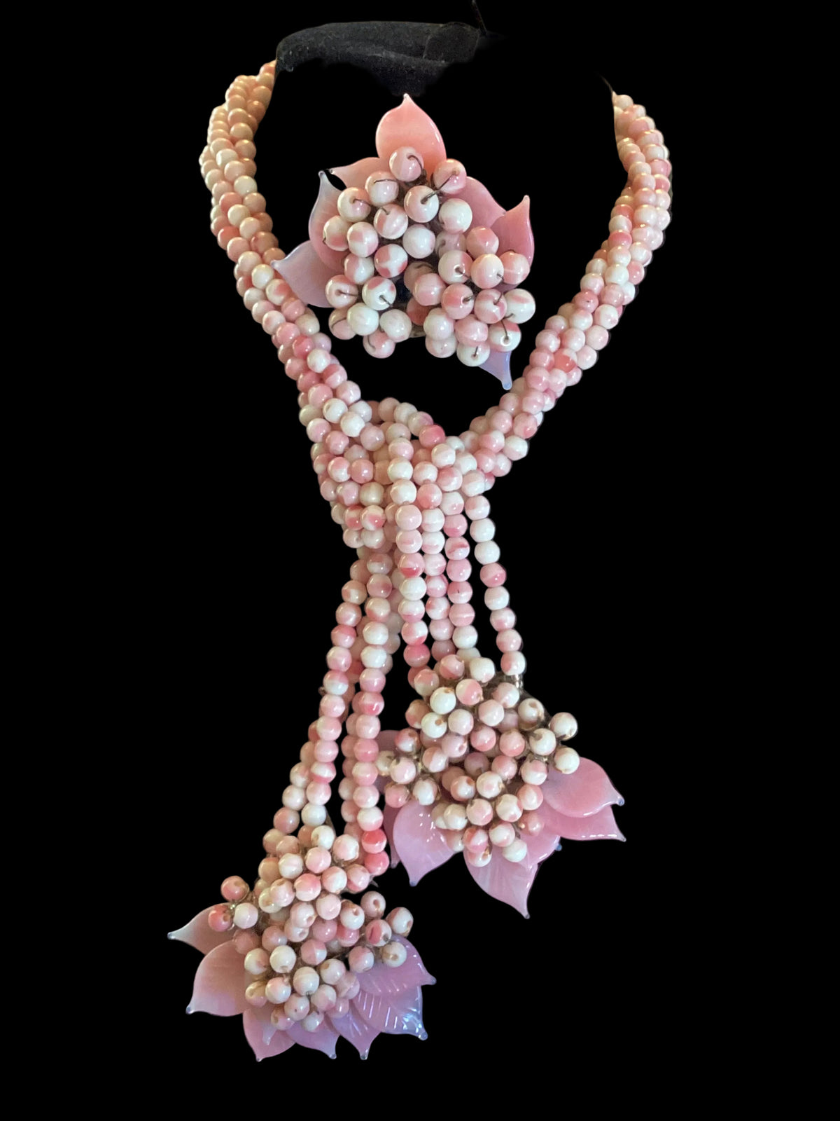 Museum-Quality 1940s Miriam Haskell/Frank Hess Pink & White Swirled Glass Lariat & Dress Clip Set - Archival Store Display Provenance