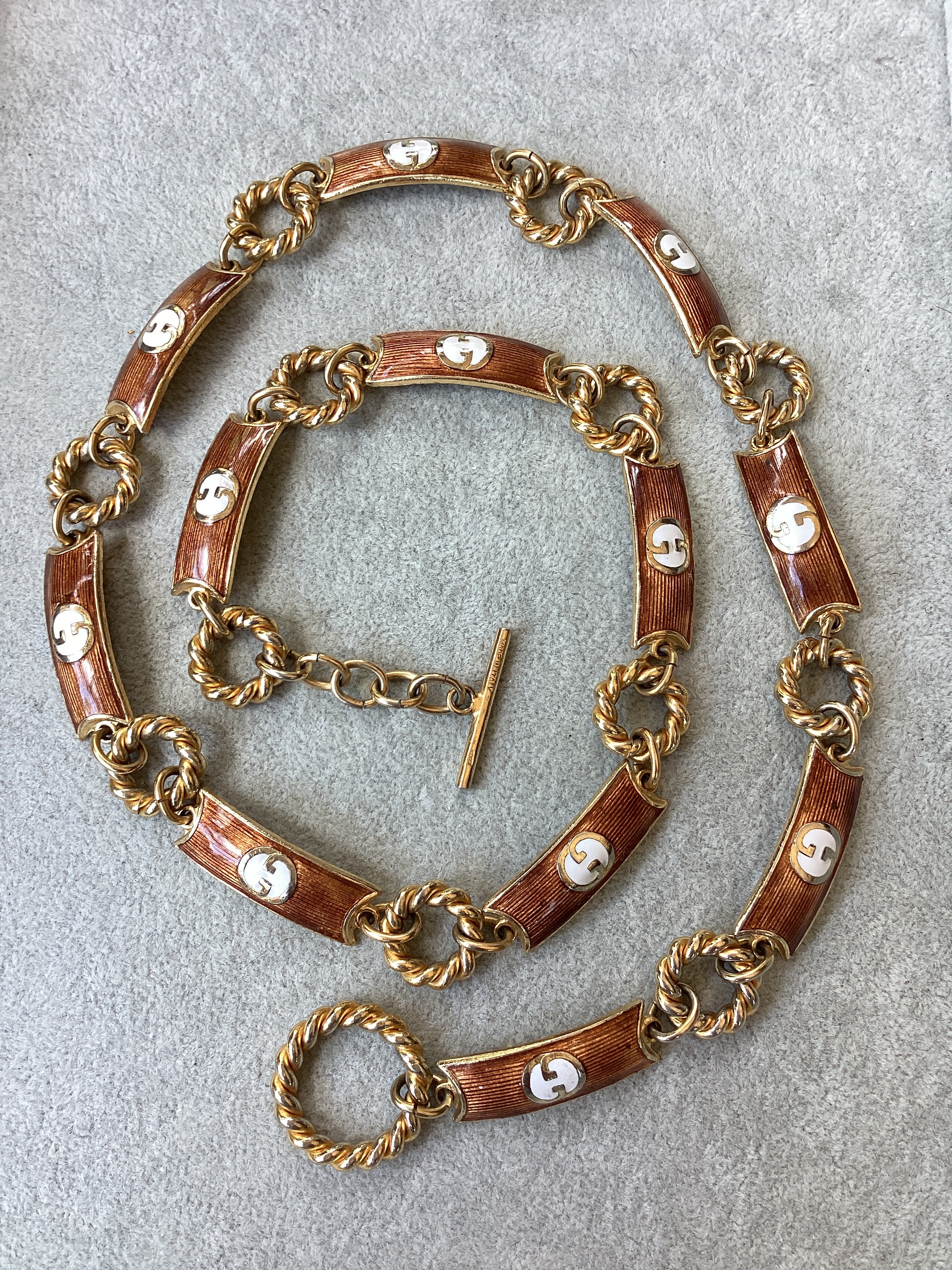 Vintage 1970s Gucci Enamel Chain Link Necklace/Belt Gold Tone Bronze Interlocking
GG Logo