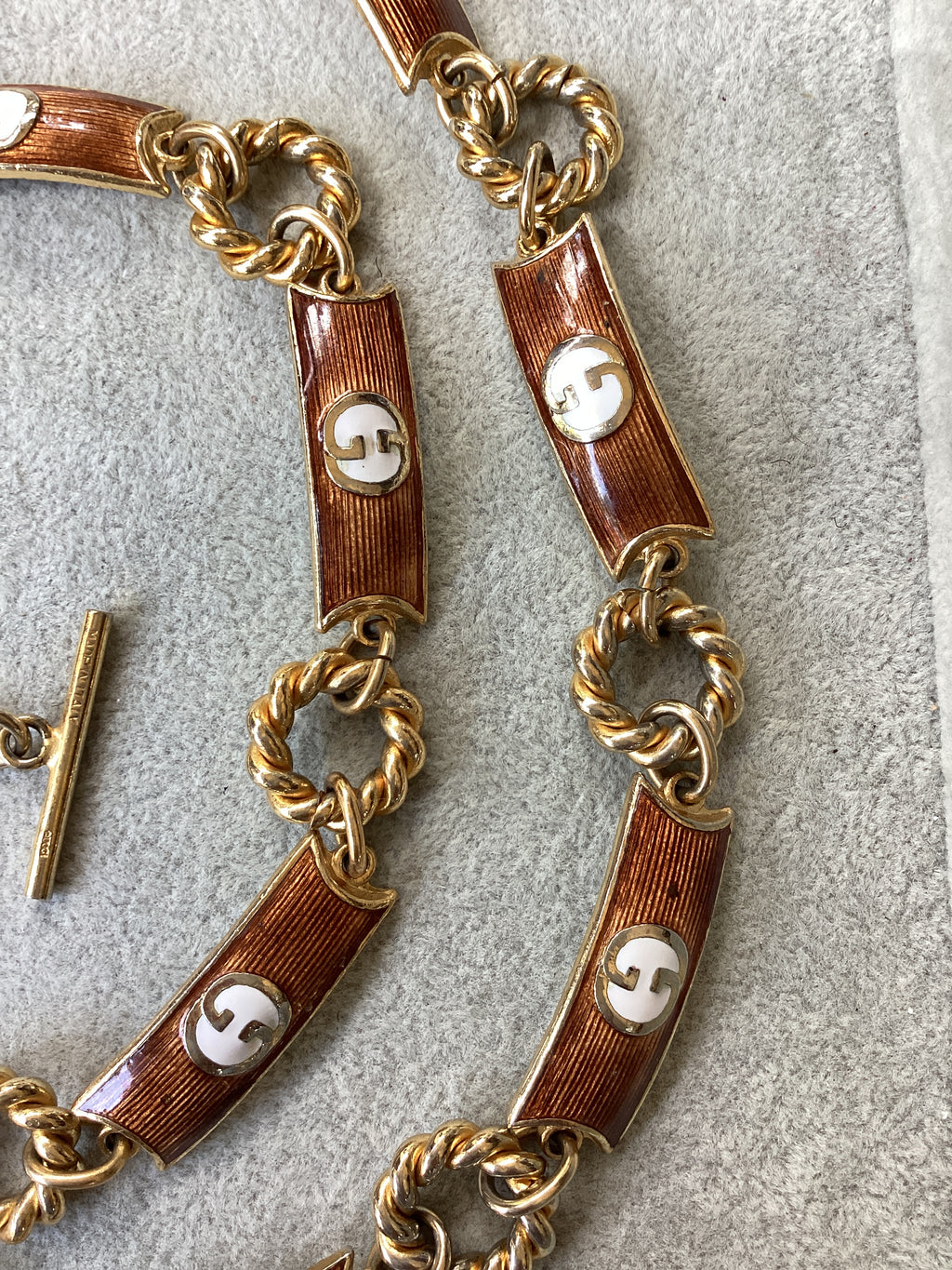 Vintage 1970s Gucci Enamel Chain Link Necklace/Belt Gold Tone Bronze Interlocking
GG Logo