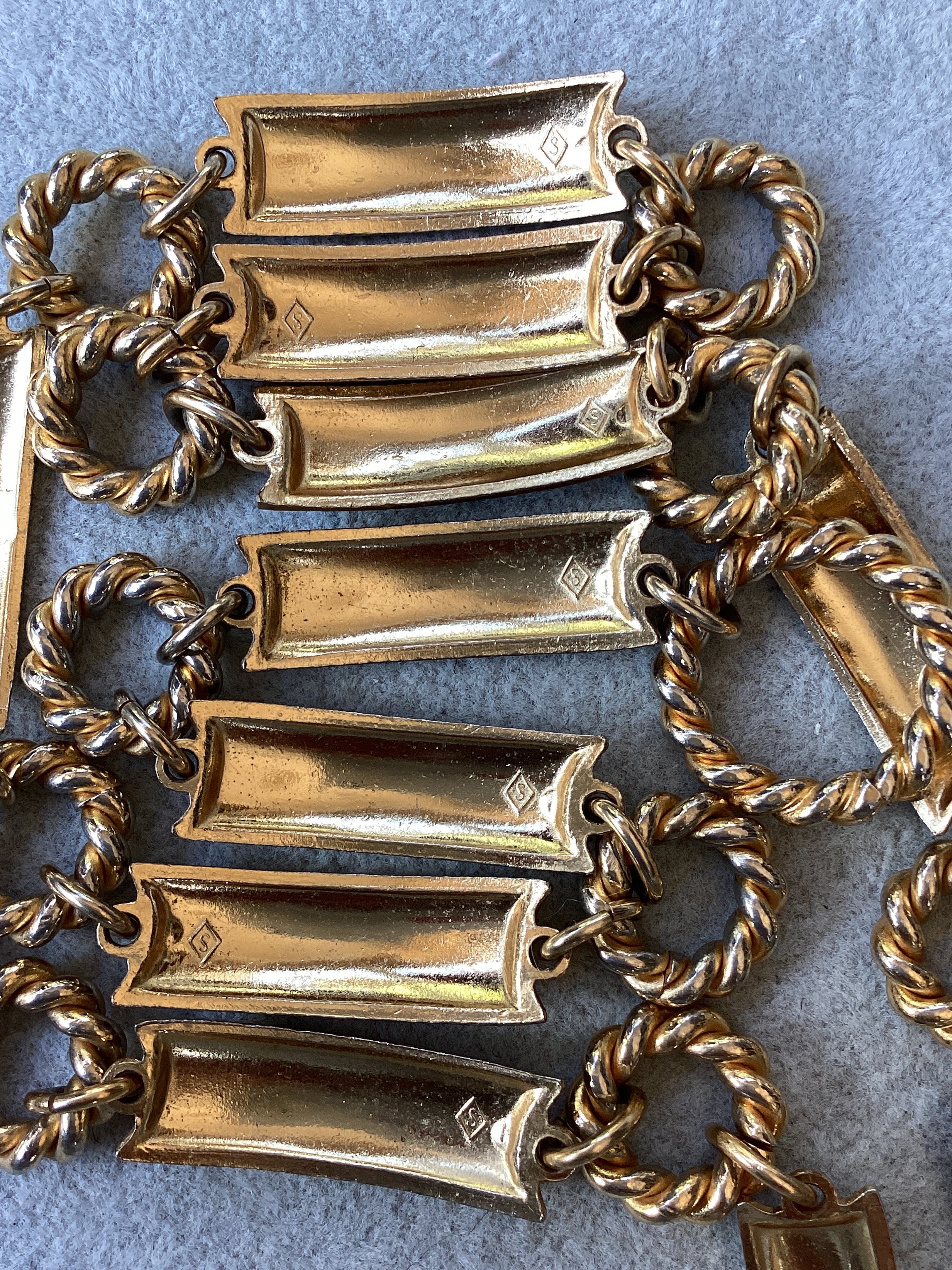 Vintage 1970s Gucci Enamel Chain Link Necklace/Belt Gold Tone Bronze Interlocking
GG Logo