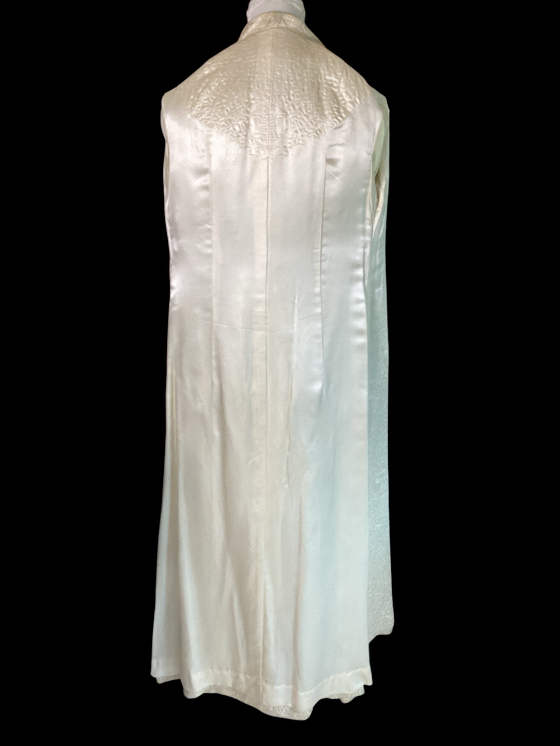 Pristine Vintage 1960s Metallic Silver & Ivory Silk Brocade Floor-Length Opera/Evening Coat