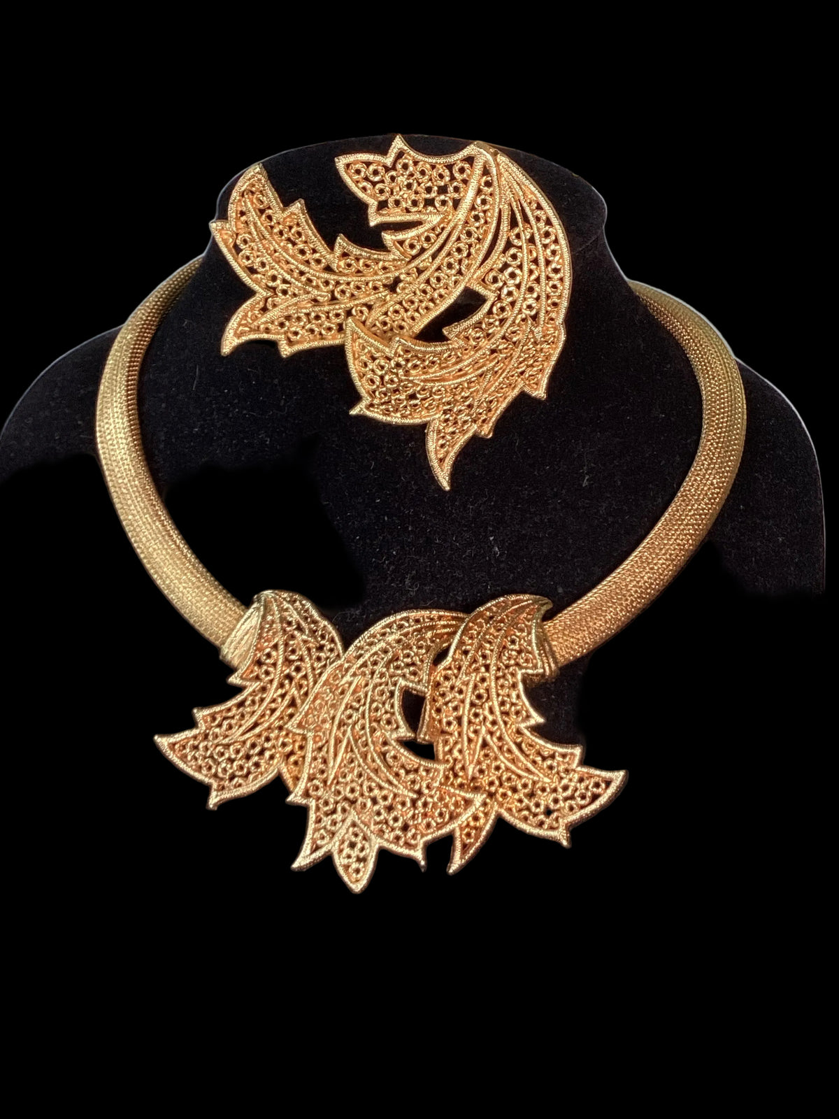 Christian Dior Henkel & Grossé Vintage Openwork Filigree Leaf Collar
Necklace & Brooch Set