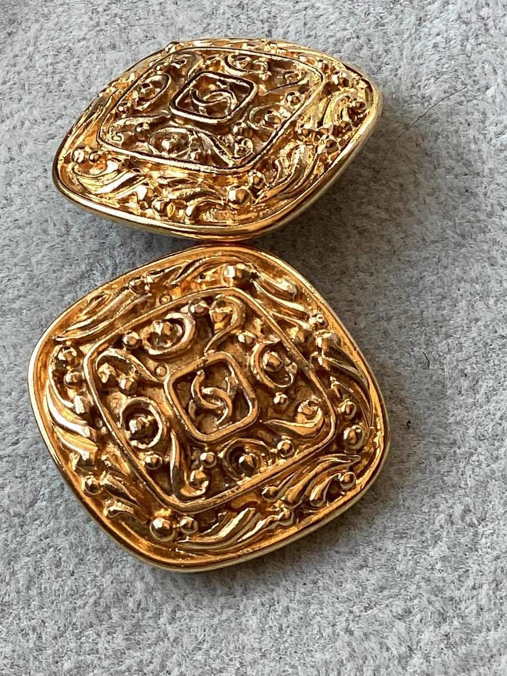 Authentic Vintage Chanel Diamond Arabesque Filigree CC Clip-On Earrings (1981-1985)