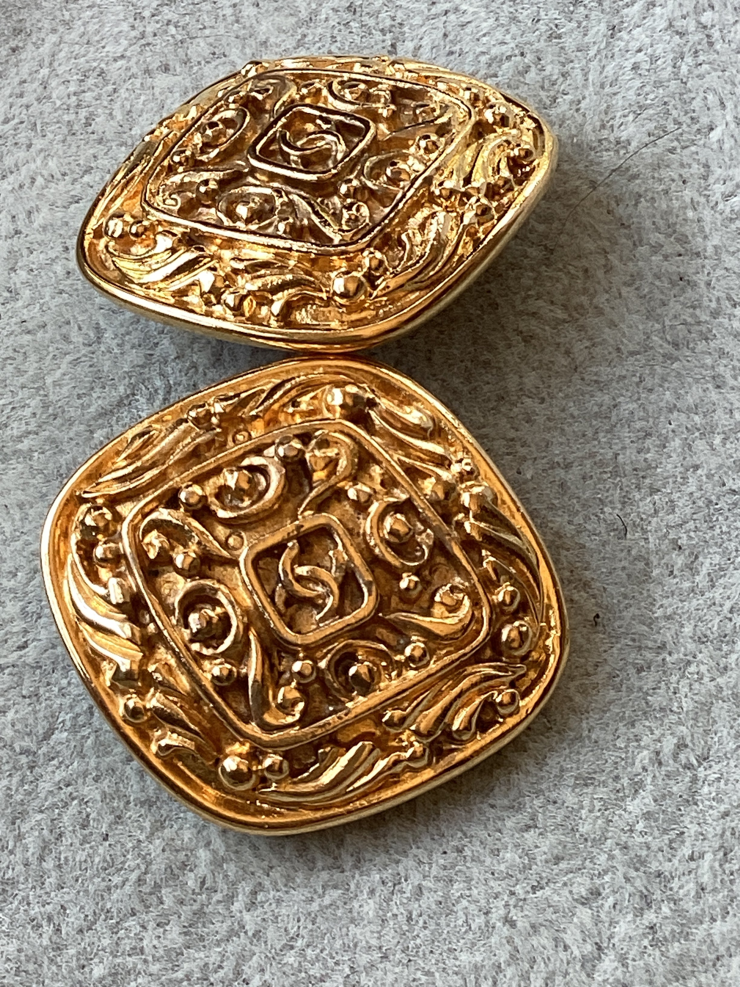 Authentic Vintage Chanel Diamond Arabesque Filigree CC Clip-On Earrings (1981-1985)