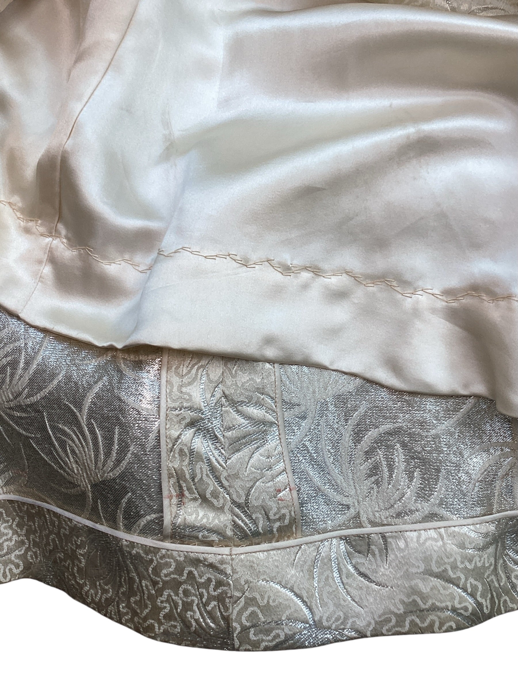 Pristine Vintage 1960s Metallic Silver & Ivory Silk Brocade Floor-Length Opera/Evening Coat