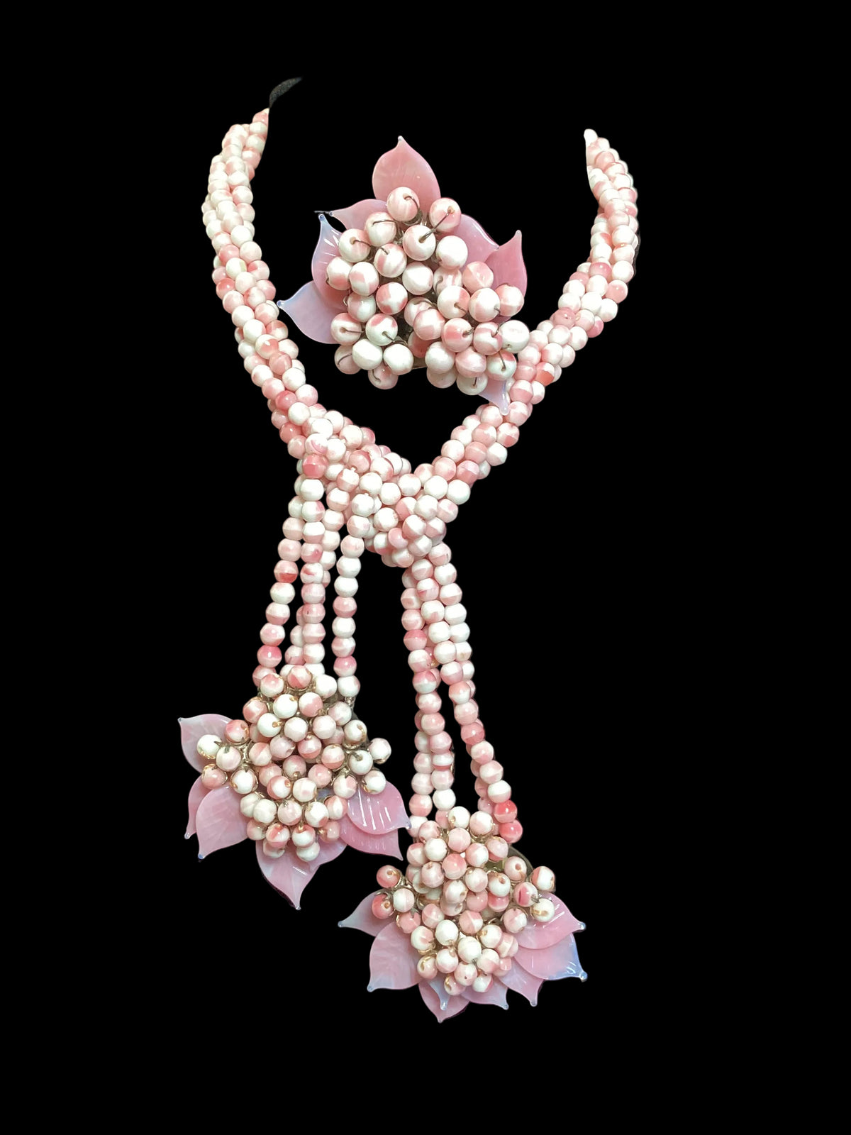 Museum-Quality 1940s Miriam Haskell/Frank Hess Pink & White Swirled Glass Lariat & Dress Clip Set - Archival Store Display Provenance