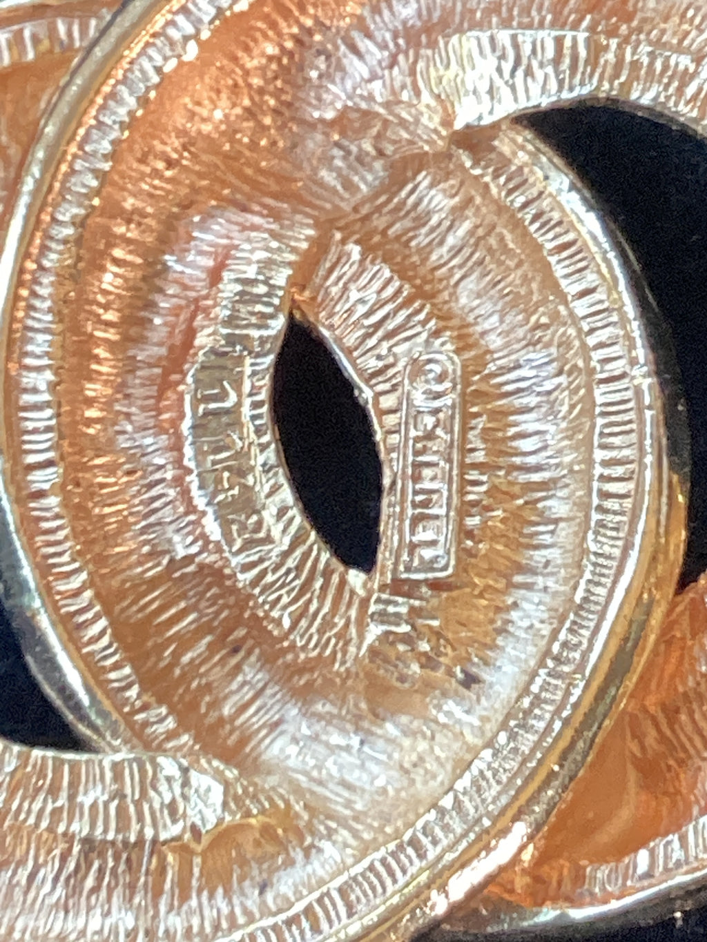 CHANEL Gold Matelasse’ Brooch