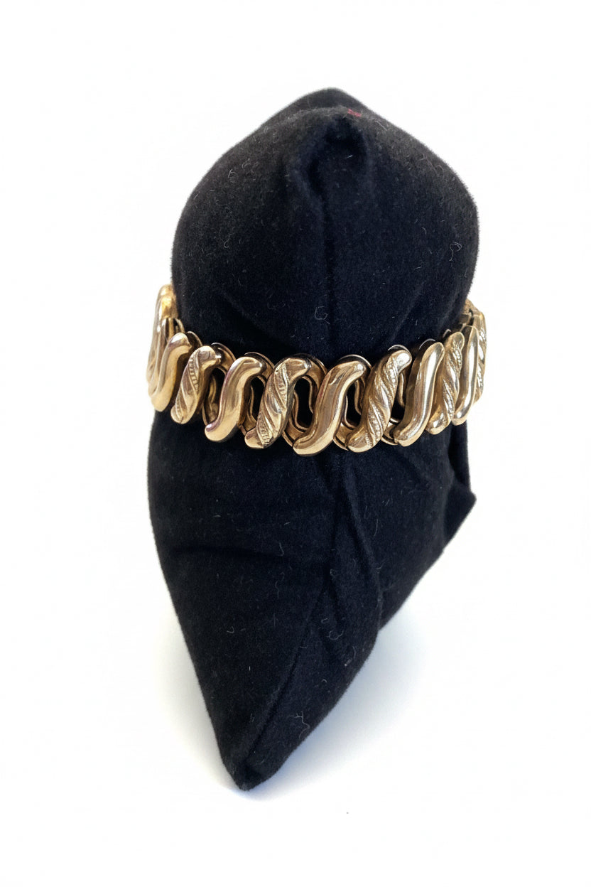 WW1 Era
Antique D.F.Briggs Co. Carmen Sweetheart Expansion Bracelet Gold Filled Double Heart Circa 1903-1922