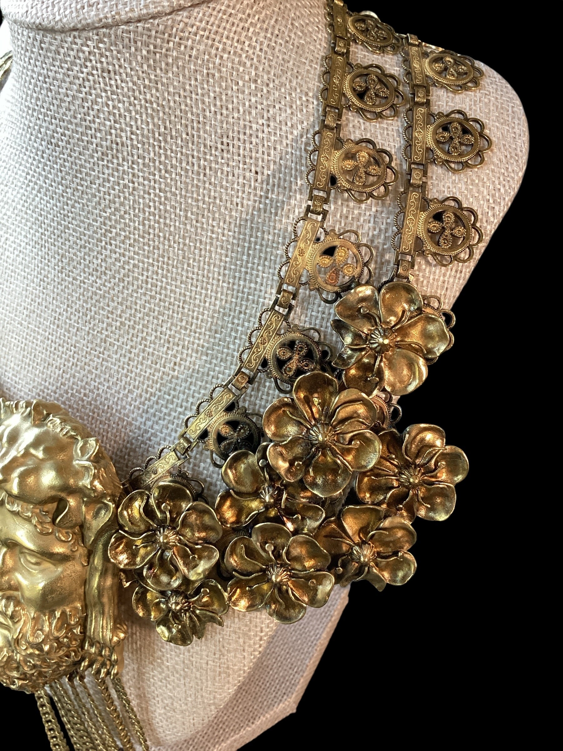 RARE GUCCI 2020 HUGE Hercules Collar Necklace