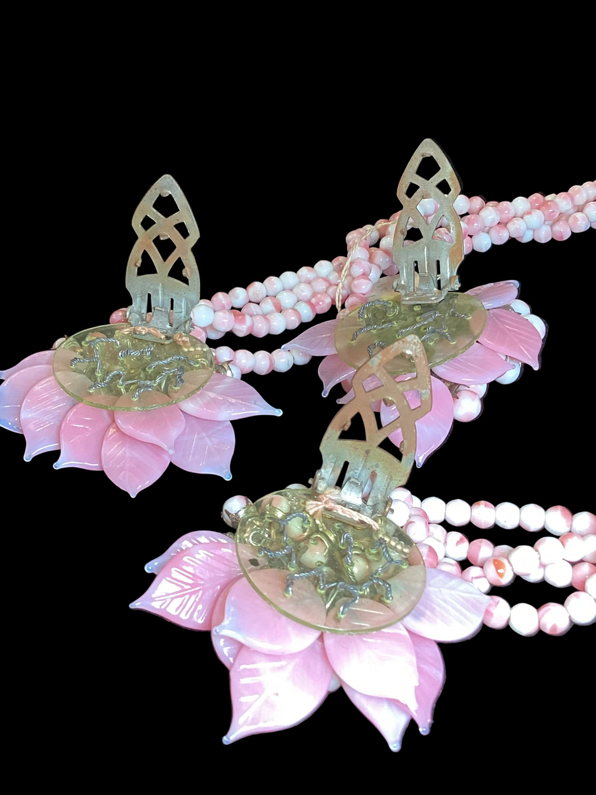 Museum-Quality 1940s Miriam Haskell/Frank Hess Pink & White Swirled Glass Lariat & Dress Clip Set - Archival Store Display Provenance