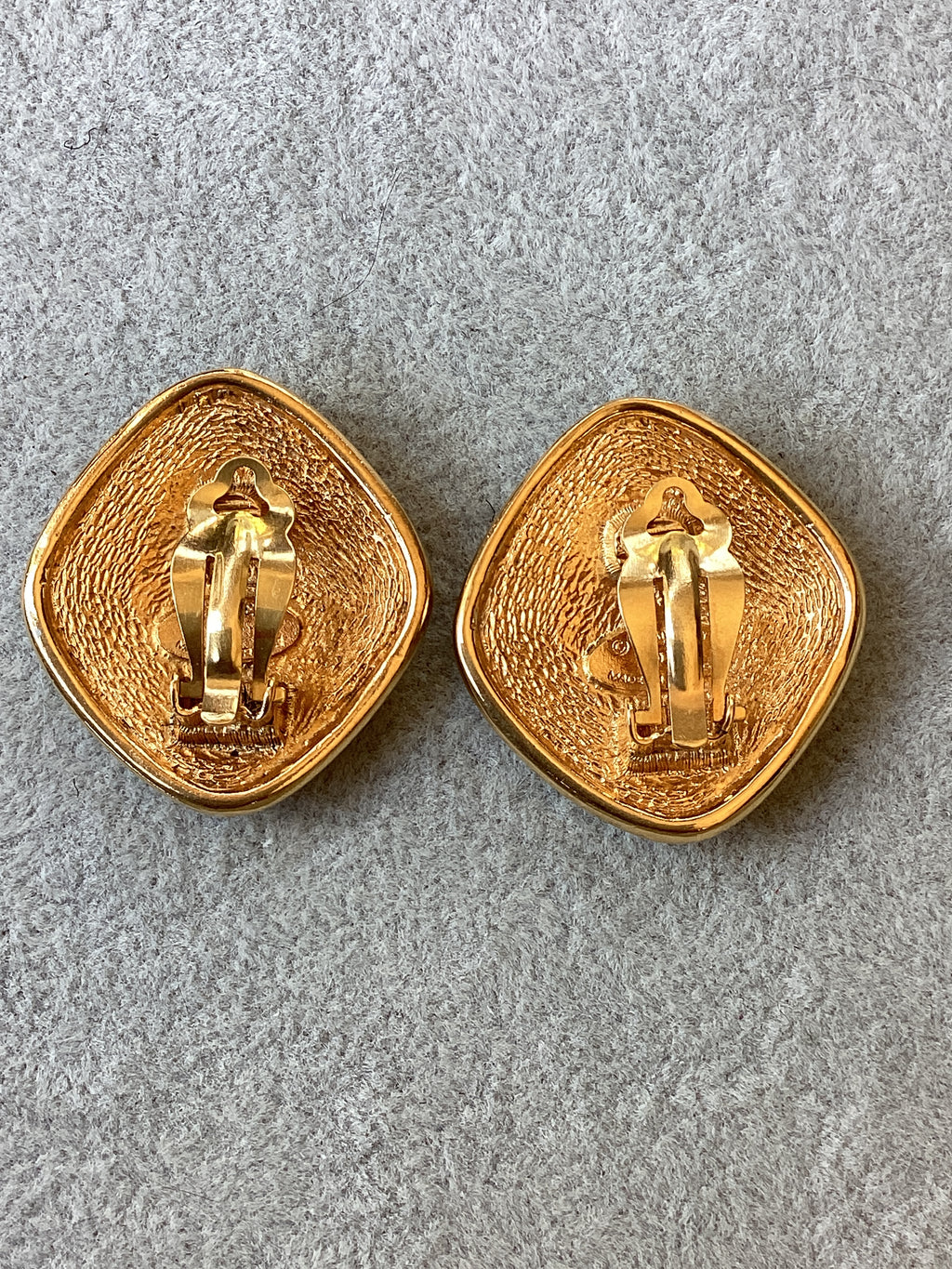 Authentic Vintage Chanel Diamond Arabesque Filigree CC Clip-On Earrings (1981-1985)