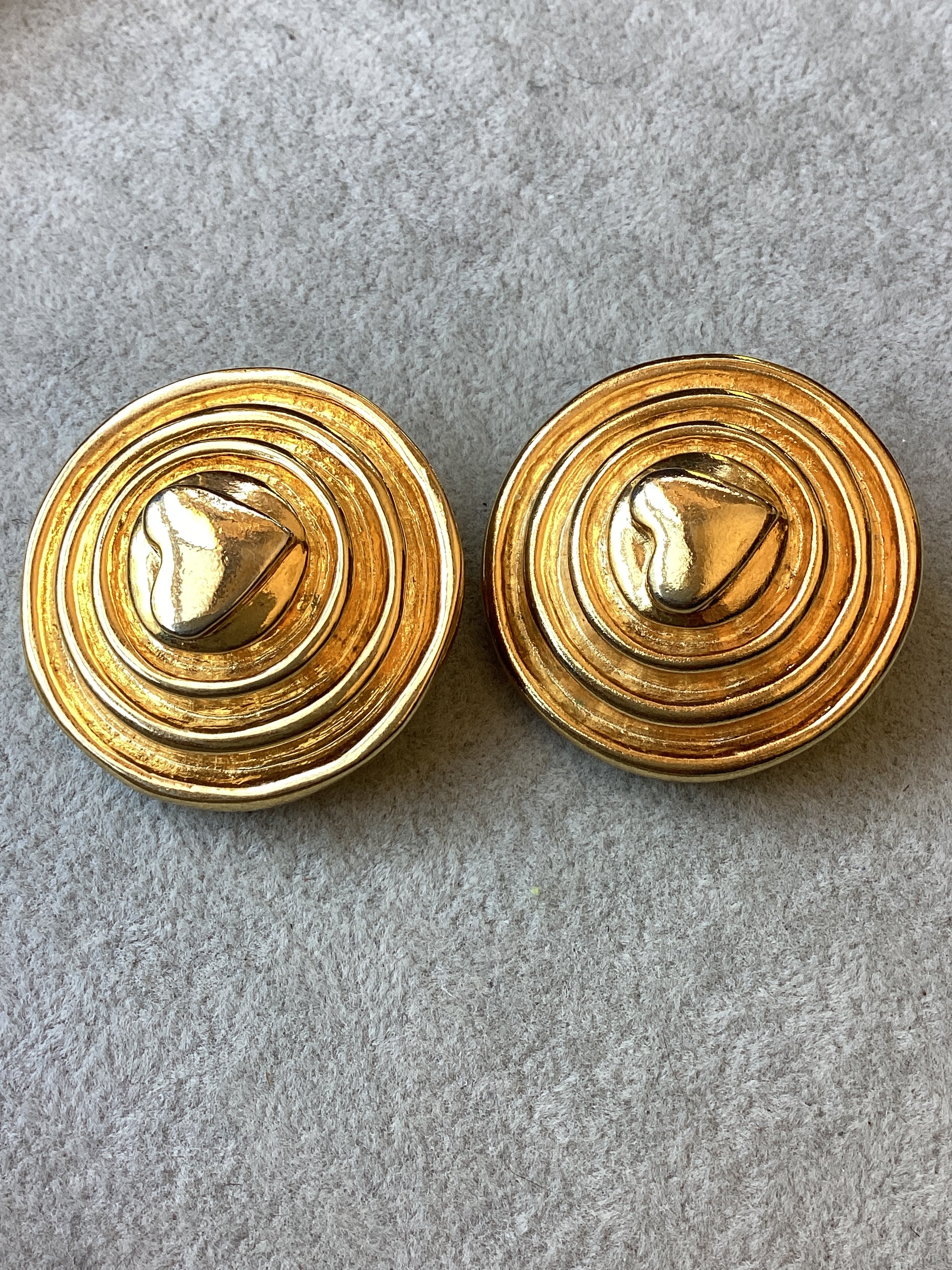 Vintage 1980’s Escada Gold Tone Concentric Circle Heart Clip-On Earrings