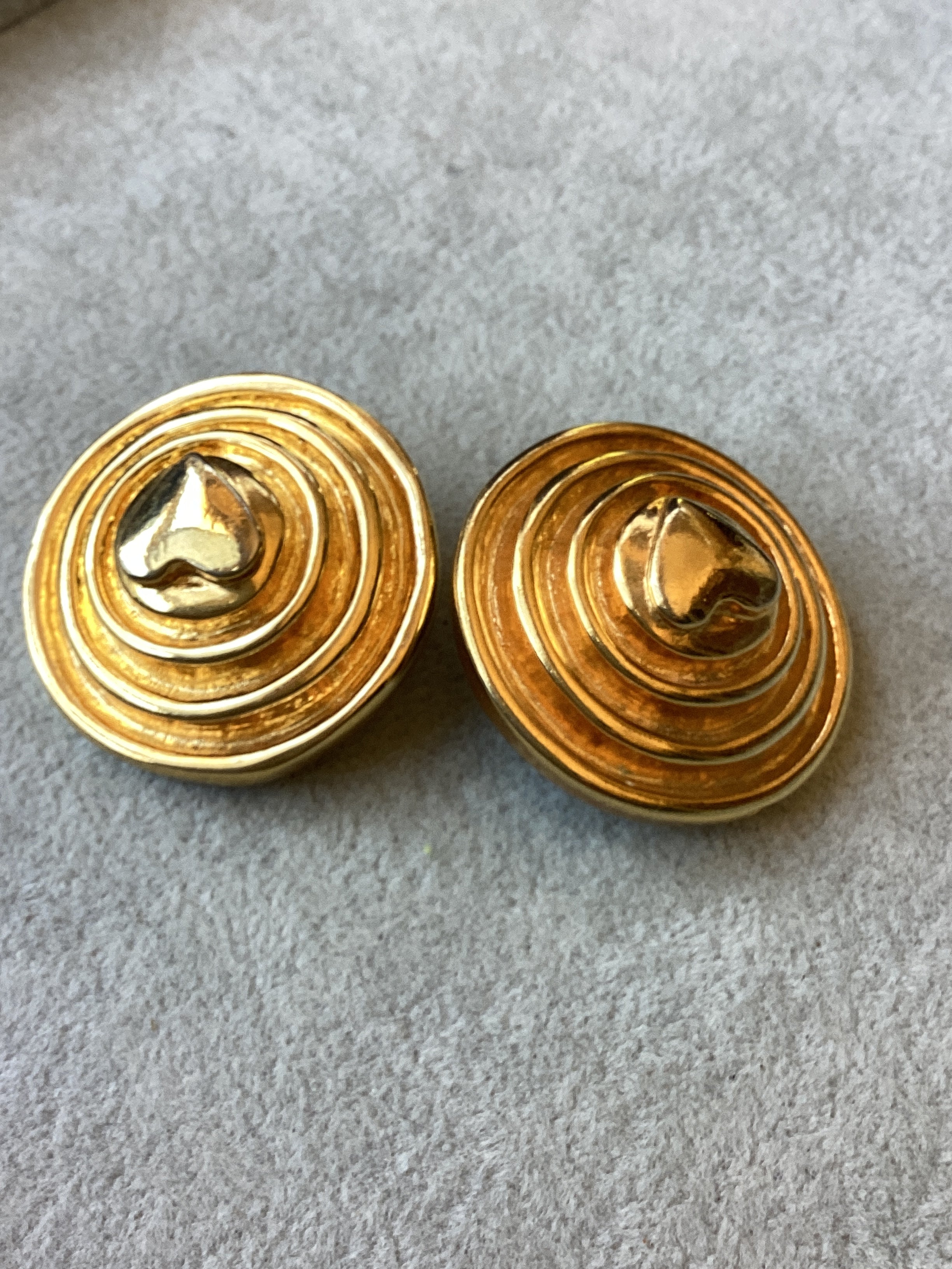 Vintage 1980’s Escada Gold Tone Concentric Circle Heart Clip-On Earrings
