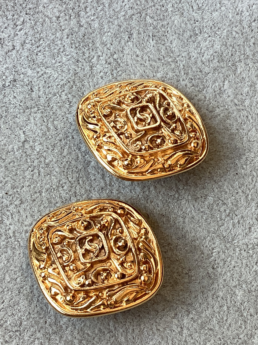 Authentic Vintage Chanel Diamond Arabesque Filigree CC Clip-On Earrings (1981-1985)