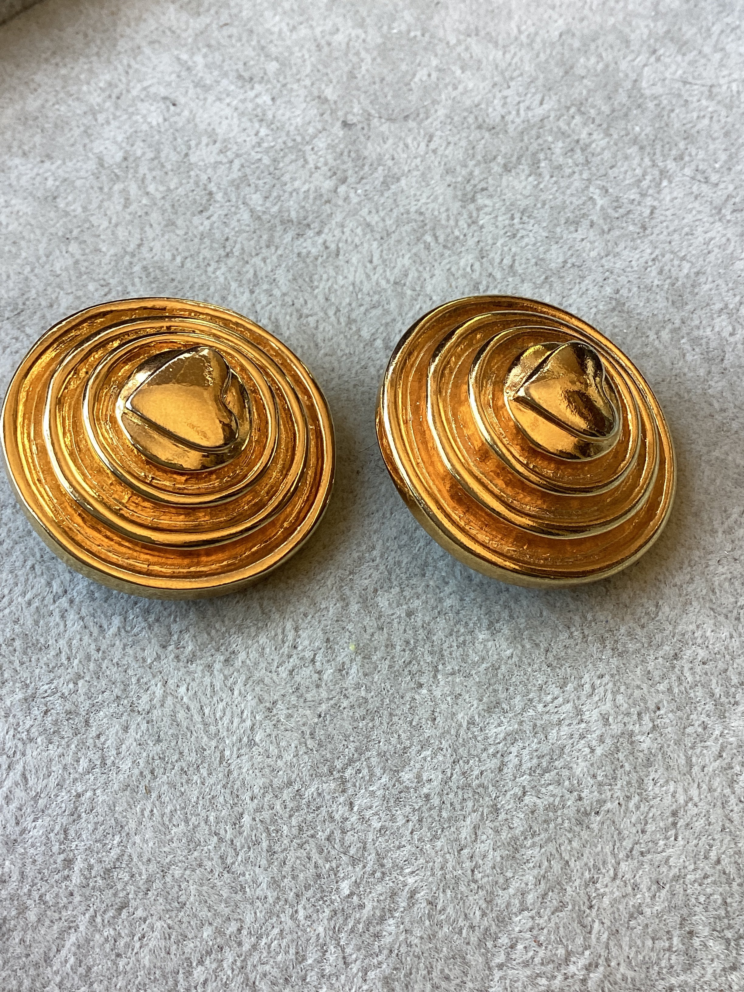 Vintage 1980’s Escada Gold Tone Concentric Circle Heart Clip-On Earrings