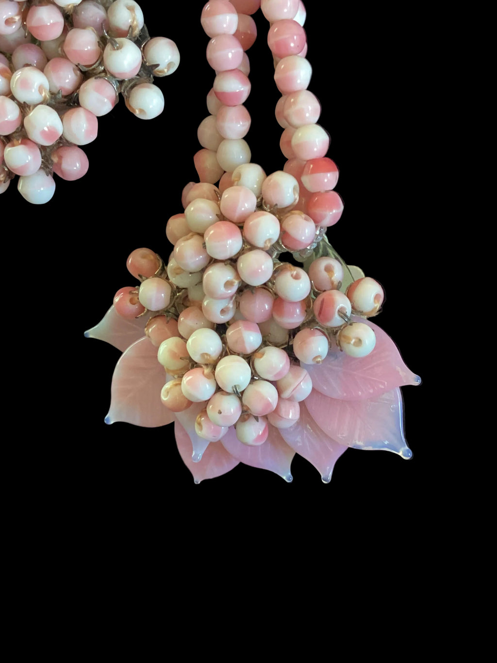 Museum-Quality 1940s Miriam Haskell/Frank Hess Pink & White Swirled Glass Lariat & Dress Clip Set - Archival Store Display Provenance